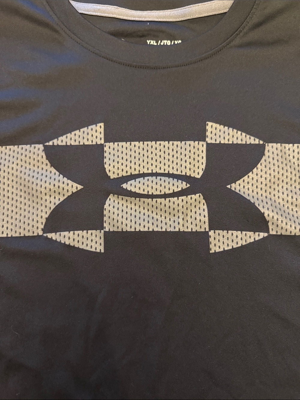 Under Armour Black Short-Sleeve Performance Tee with Gray Panels - Picture 3 of 6